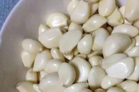 泡大蒜苗的做法