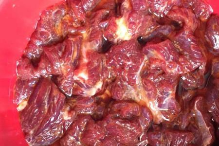 生粉腌制牛肉