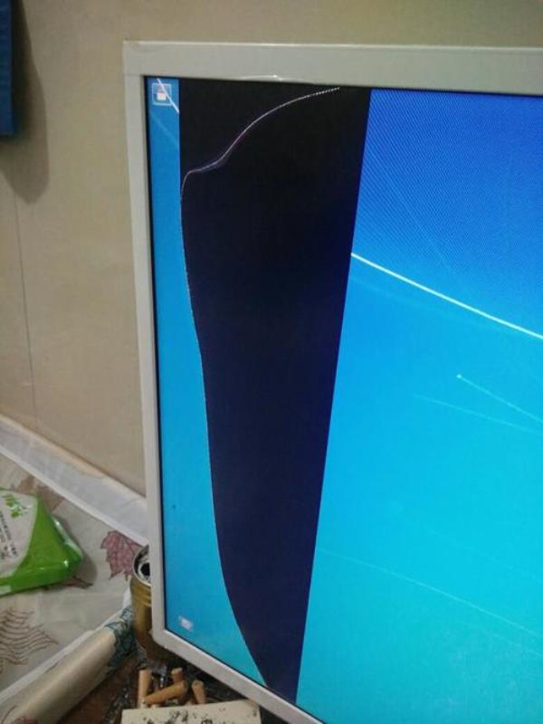 显示器熄屏但是主机还在转