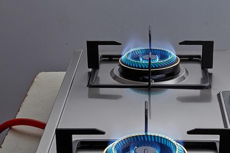 燃气灶底隔层要留几公分高