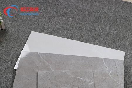 地板砖背没纹路能贴稳吗