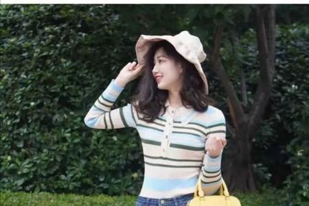女50-60岁牛仔裤配什么鞋