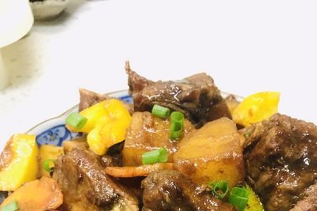 红烧排骨炖米豆的做法