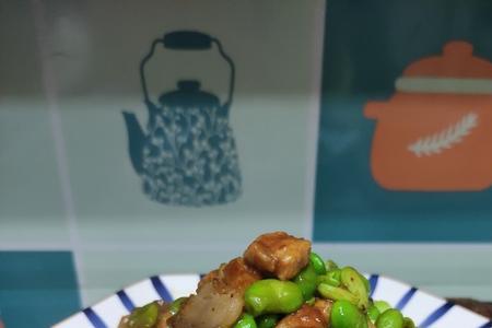 毛豆红烧肉的家常做法