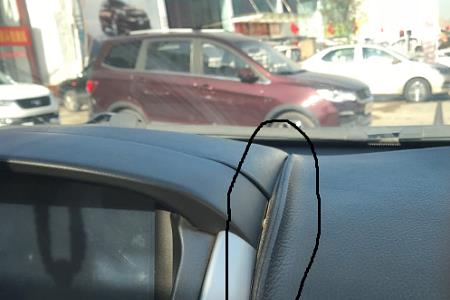 车玻璃升到顶有挤压声