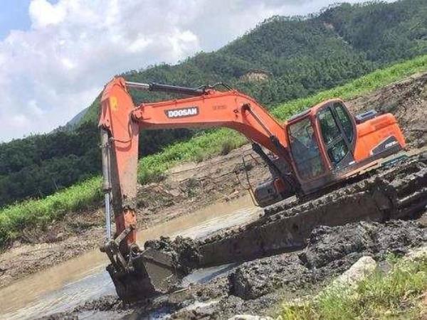 挖掘机找米水吗