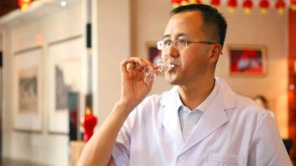 一个品酒的搞笑段子