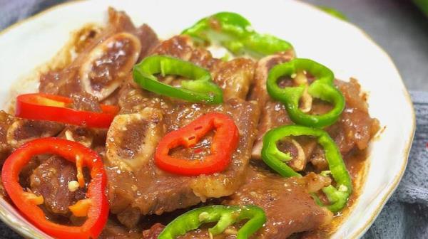 牛仔骨好吃还是牛肉好吃