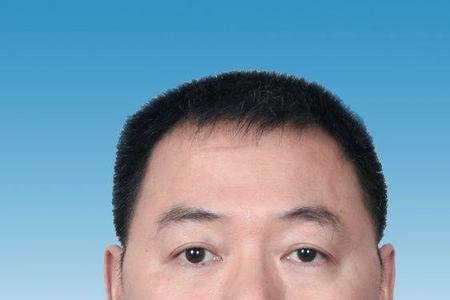 任挥遒读音
