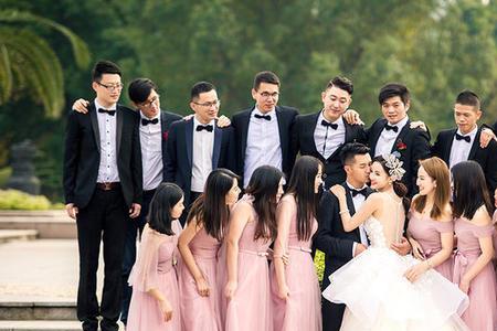 为什么伴郎和伴娘要牵手