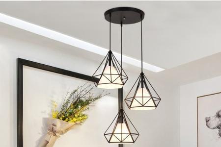 餐厅灯是跟餐桌一个方向吗