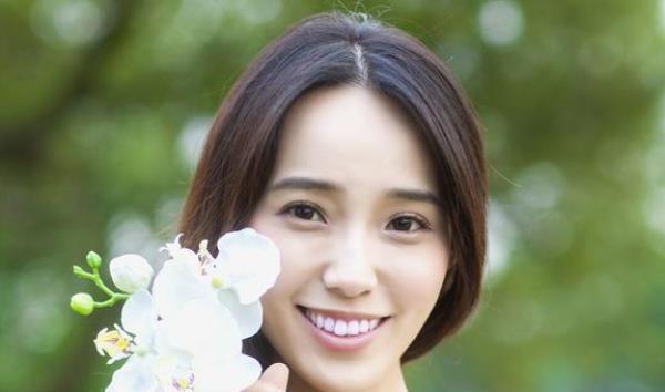 女孩说话晚有福气是吗