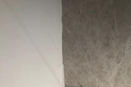 瓷砖空鼓墙面掉下来是什么样的