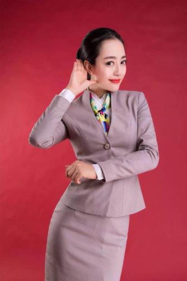 奥凯航空制服含义