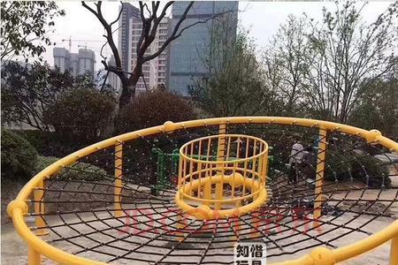 公园用绳子转的那个东西是什么