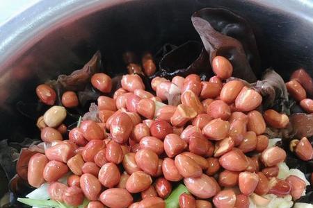 凉菜木耳花生绿豆筋怎么凉拌