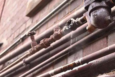 自来水管入墙会返潮吗