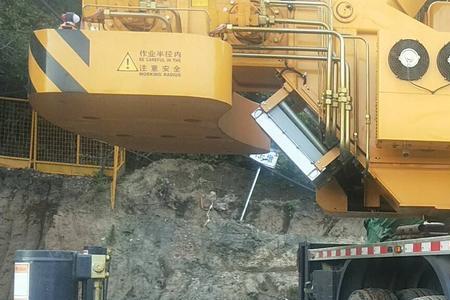 徐工25k5d腿跨距多长
