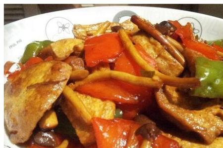 热菜为什么不能直接放在木桌上