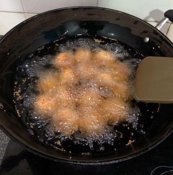 油炸糯米果子,怎样不溅油