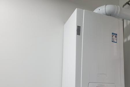 装了地暖还要装热水器吗
