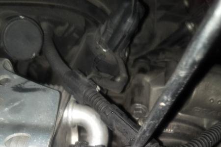 宝马5系暖水阀三线检测方法