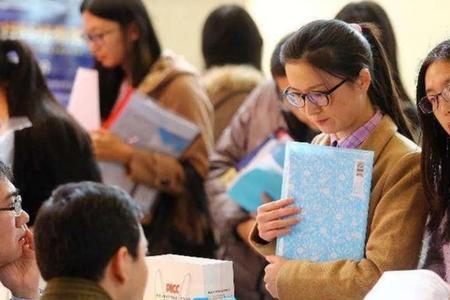 考公是应届生好还是研究生好