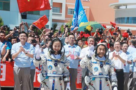 男女宇航员搭配出征的目的