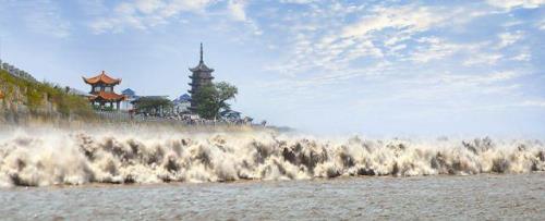 水漫金山比喻什么