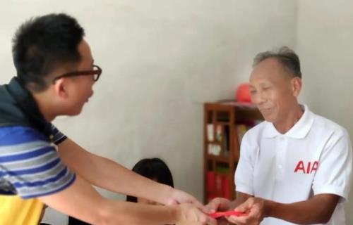 爷爷第一次见孙子送红包多少