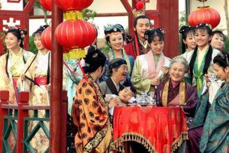红楼梦里大观园放风筝是第几集