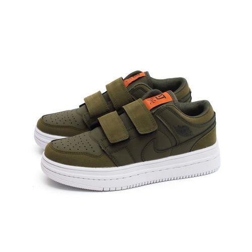 aj1怎么发出吱吱声