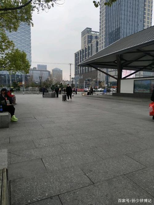 第一次来车站明白了什么道理50字