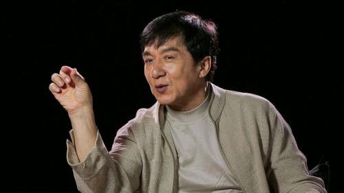 成龙在菜缸里挣扎是哪部电影