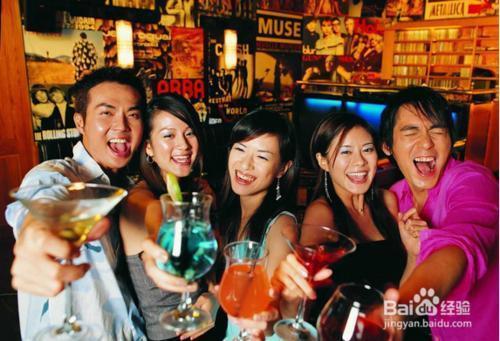 去酒吧为什么没有人找我搭讪