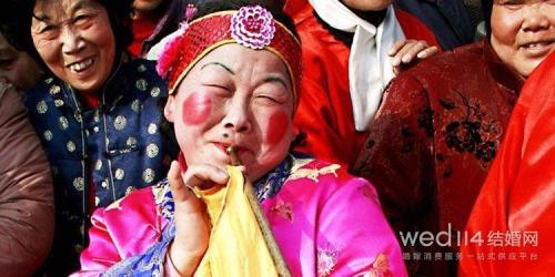 请孩子的媒人吃饭要买些什么