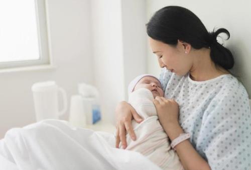婴儿喂母乳完整教程