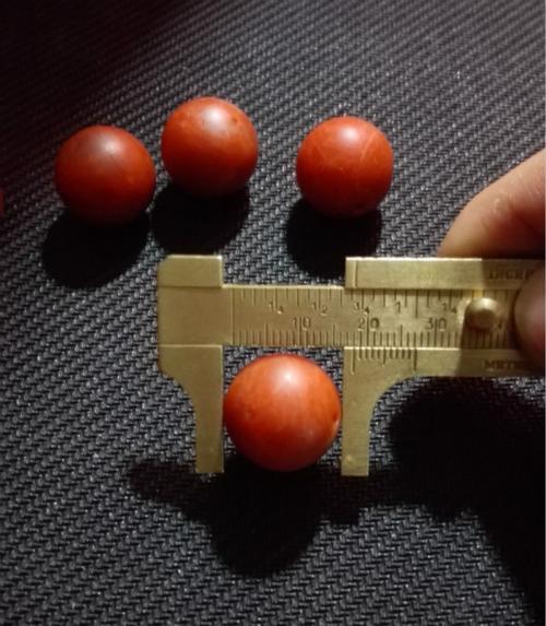 为什么会有铁皮南红的圆珠