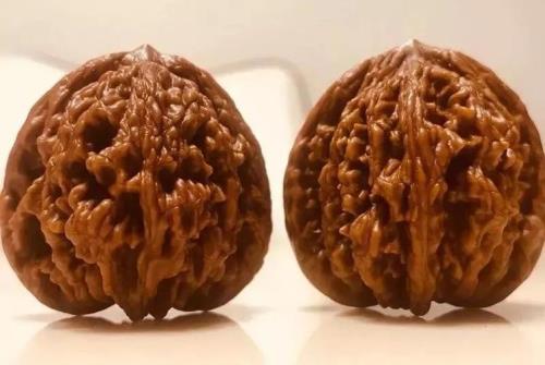 文玩核桃的隐黄怎么辨别