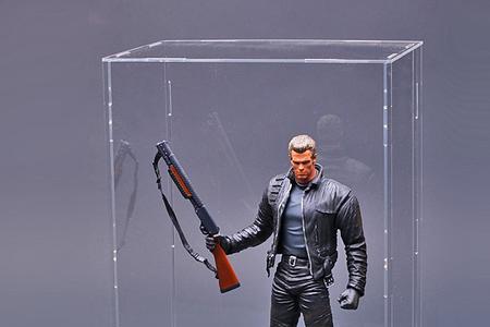 手办展览柜怎么装射灯