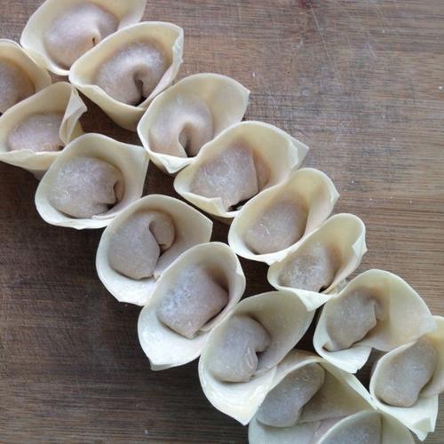 芹菜羊肉馄饨的做法