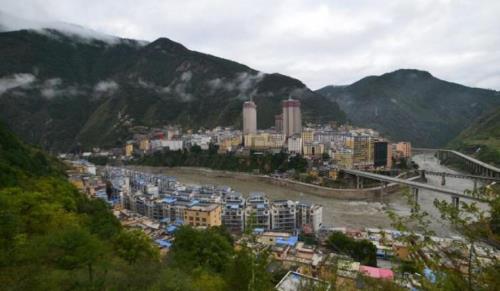 雅江县海拔高度
