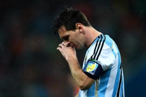 为什么梅西外号叫小跳虱