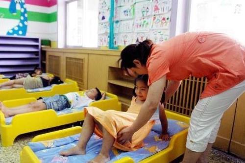 老师偷看孩子怎么处理