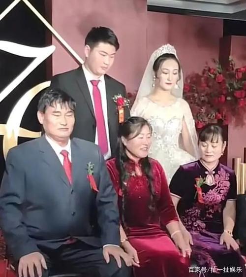 大衣哥有几次婚姻