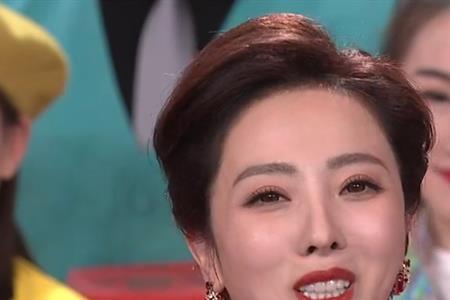 春晚女主持人名