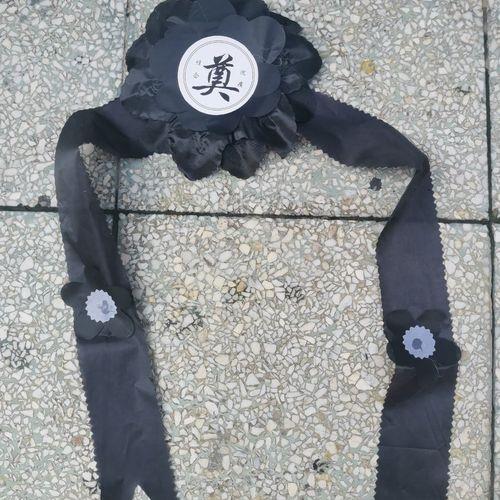 遗像相框布花怎么绑