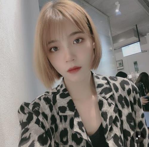 为什么突然很想自己剪短头发