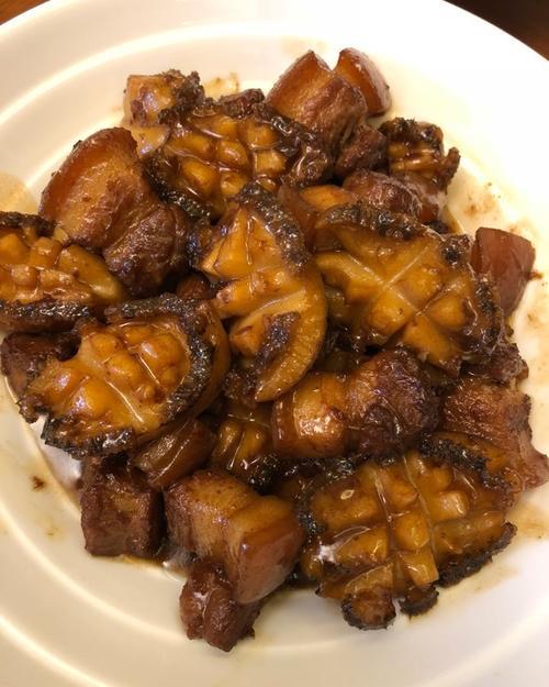 红烧肉焖鲍鱼做法