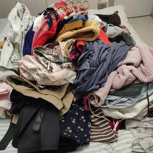 不要的衣服几点扔可以